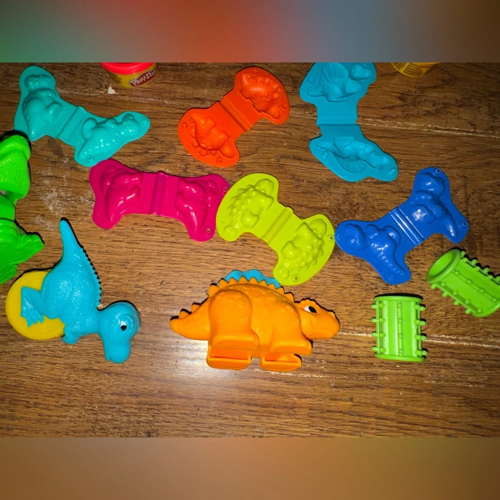 playdoh dinosaur molds